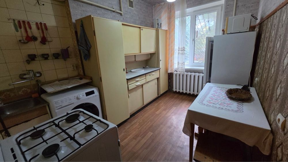 3-кімнатна квартира, 65 м², Лівий берег, вул. Бердянська, 1