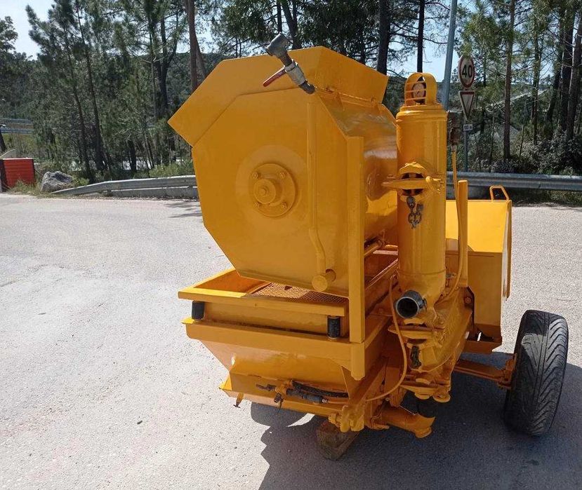 Máquina de Projectar Reboco Turbosol c / Mangueiras - Usado