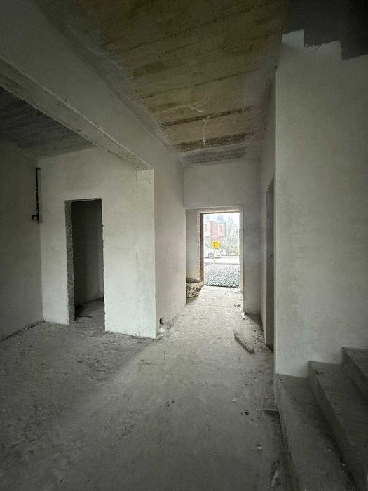 Продаж таунхаусу у Зубрі біля лісу