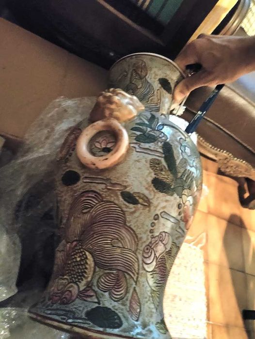 Par de Vasos Orientais com Cena de Paisagem
