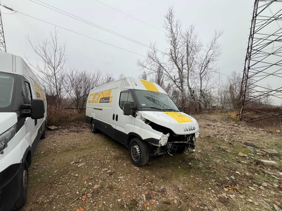 Iveco Daily 2015 furgon 3.5t 250 tys km uszkodzony silnik