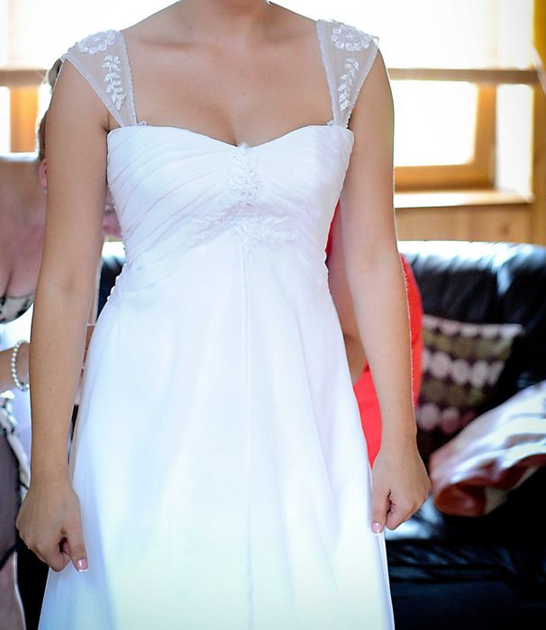 Suknia ślubna z trenem 36/38