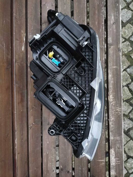 Mercedes V klasa full LED lampa prawa czarna