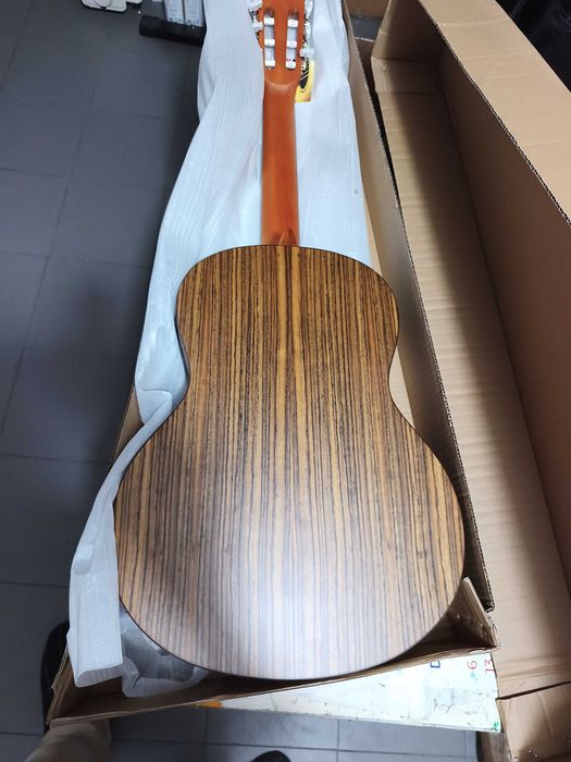 Viola de fado nova