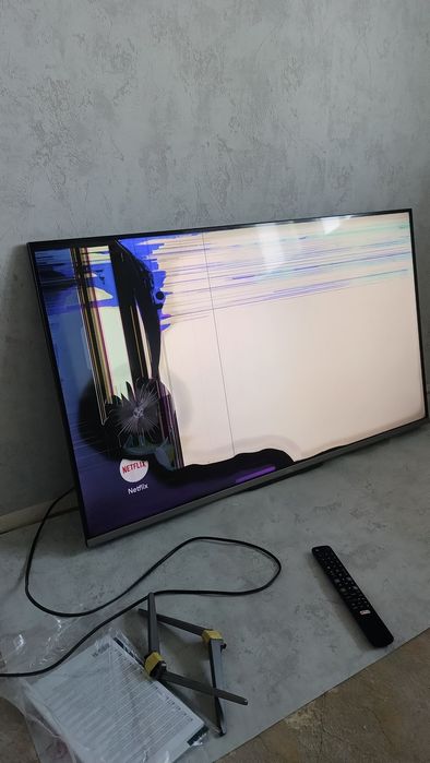 Телевізор TCL 43P715X1  побита матриця