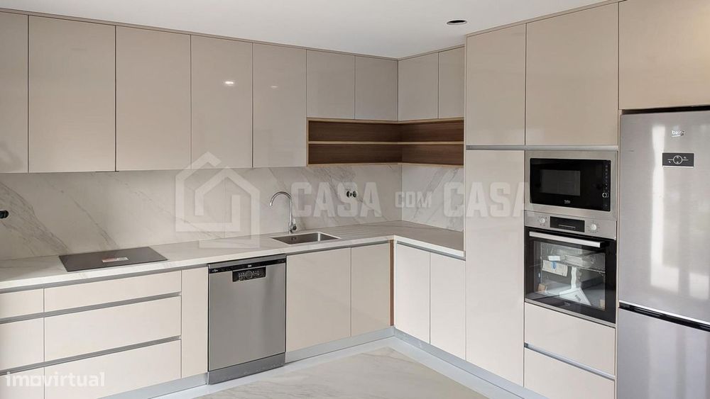 Moradia em Banda V3+1 A NOVA Campo