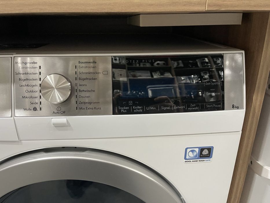 Сушильна машина AEG Absolute Care System