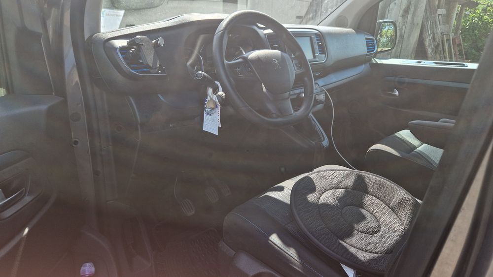 Peugeot Traveller Aloure 8 lugares