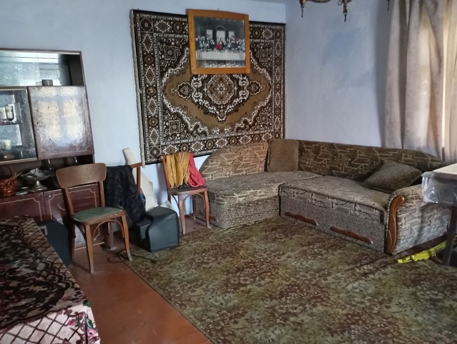 Продам участок з хатою