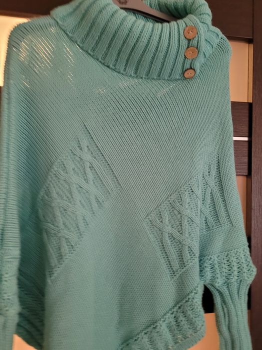 Ponczo golf narzutka sweter miętowy