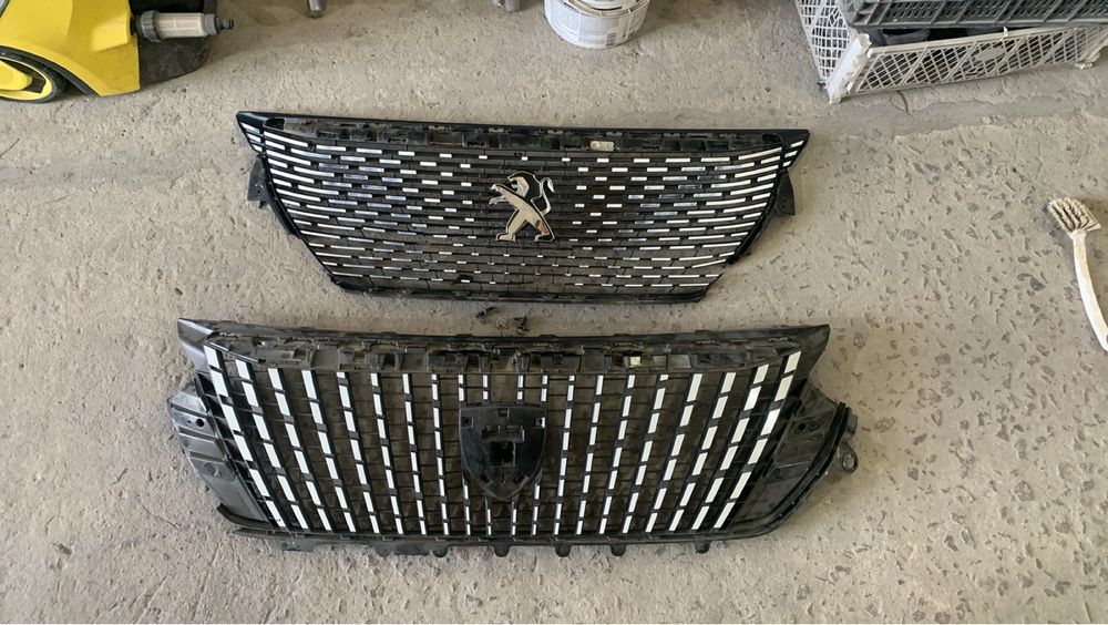 Решітка радіатора PEUGEOT 2008 II РЕСТАЙЛІНГ 9852657680
