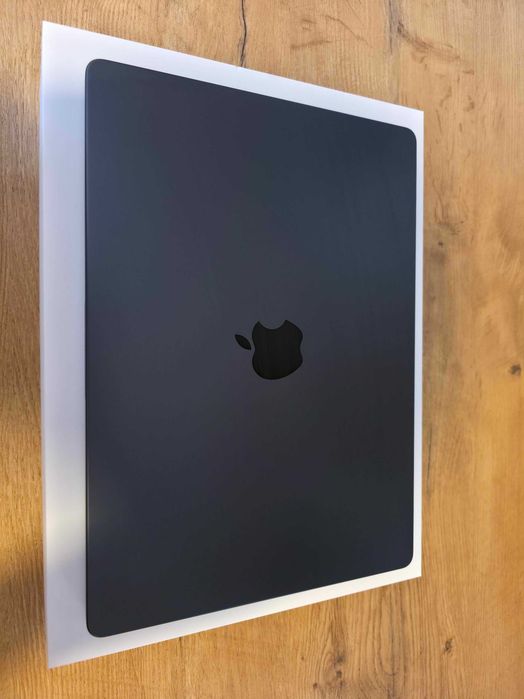 MacBook Pro 14" M3 Pro | 36GB RAM | 1TB | 35 cykli | 100% baterii | jak nowy
