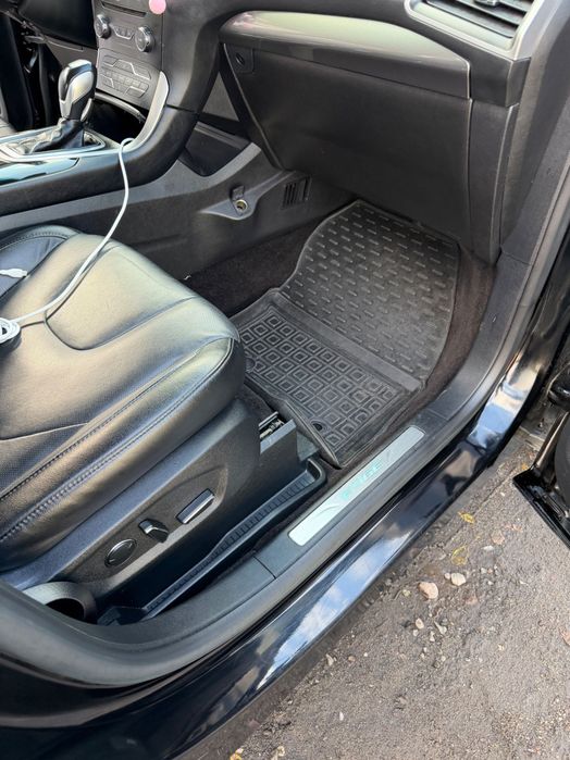 Автомобіль Ford Edge