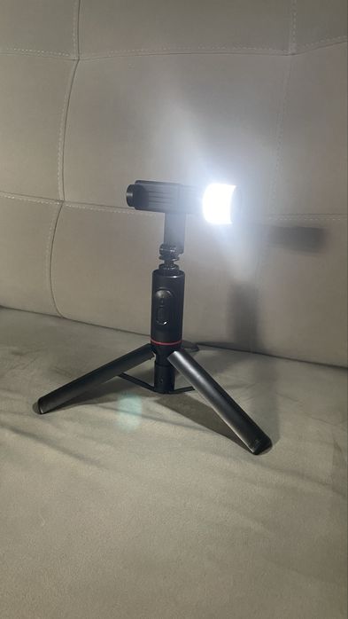Statyw do telefonu z lampa SELFIE STICK