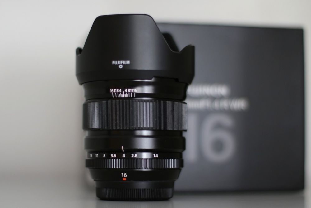 Fujifilm  16mm f1.4 Fujinon з блендою та коробкою
