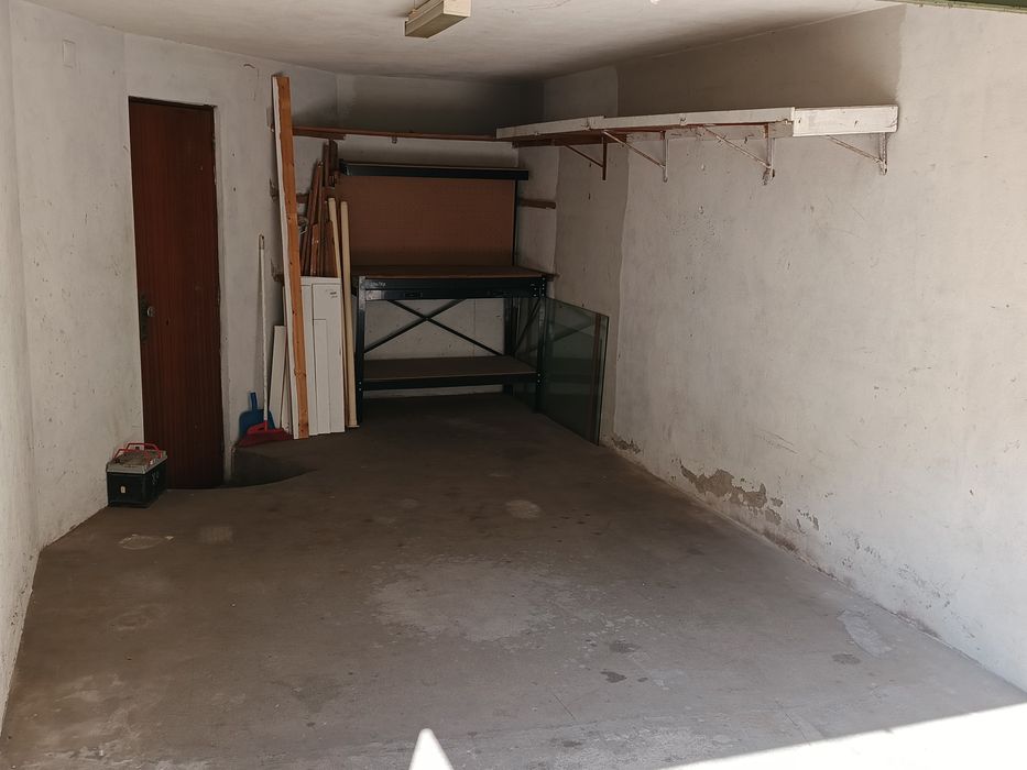 Alugo garagem box n222
