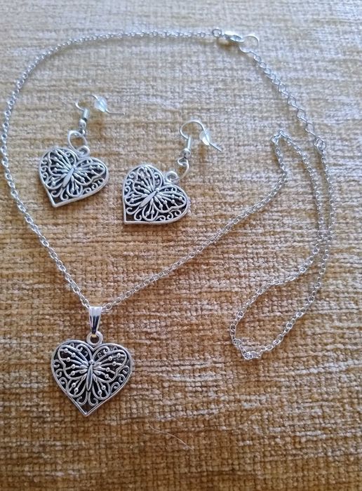 Zestaw biżuterii naszyjnik i kolczyki