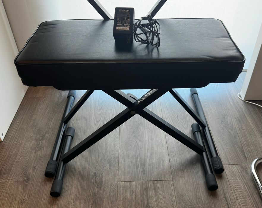 Teclado Yamaha PSR-E373 + Suporte + Banco Acolchoado Boston
