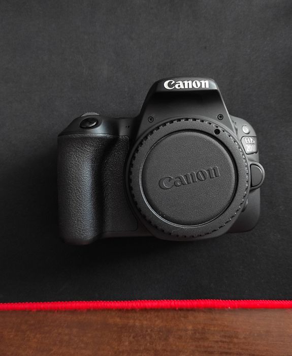 Фотоапарат Canon Eos 200d  Body Black