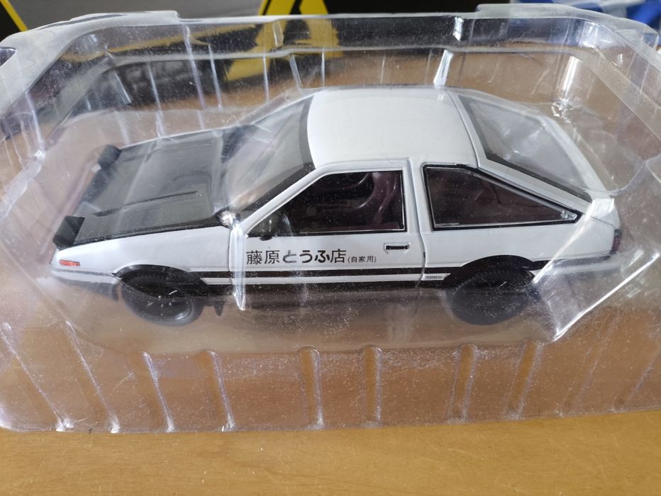 Toyota AE86 Trueno Panda 1/24 Initial D