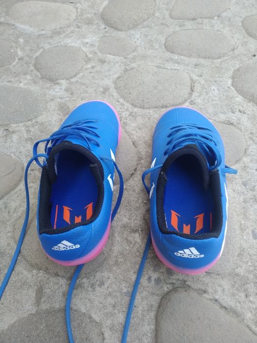 Дитячі футбольні бутси