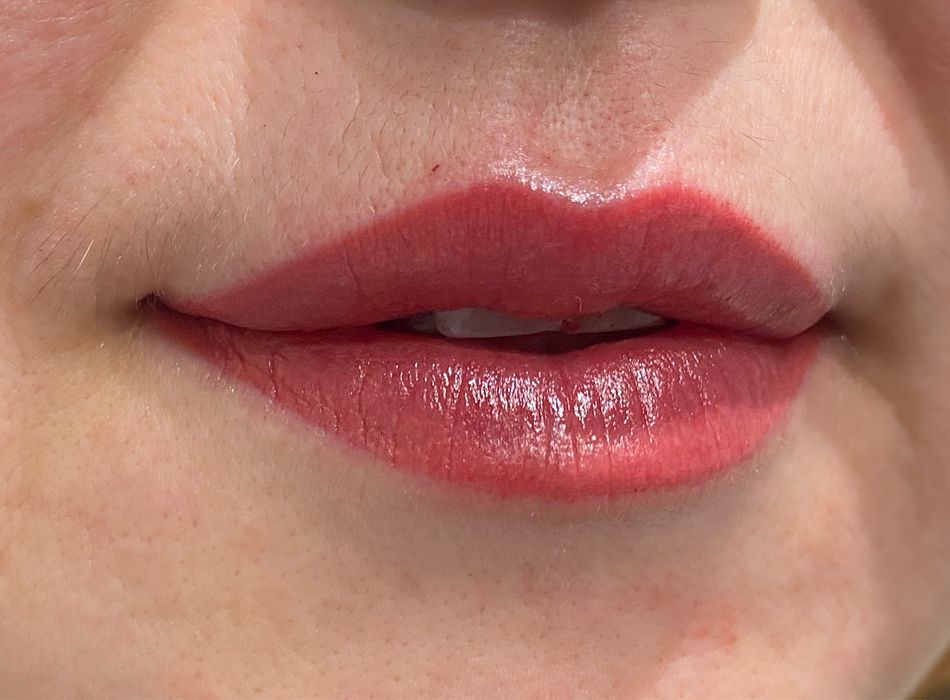 Татуаж перманент пудрові брови стрілка з розтушовкою