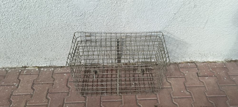 Klatka do przewozu zwierząt lub drobiu.