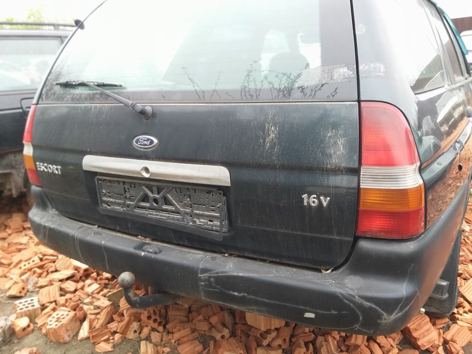 Капот форд эскорт 80$
