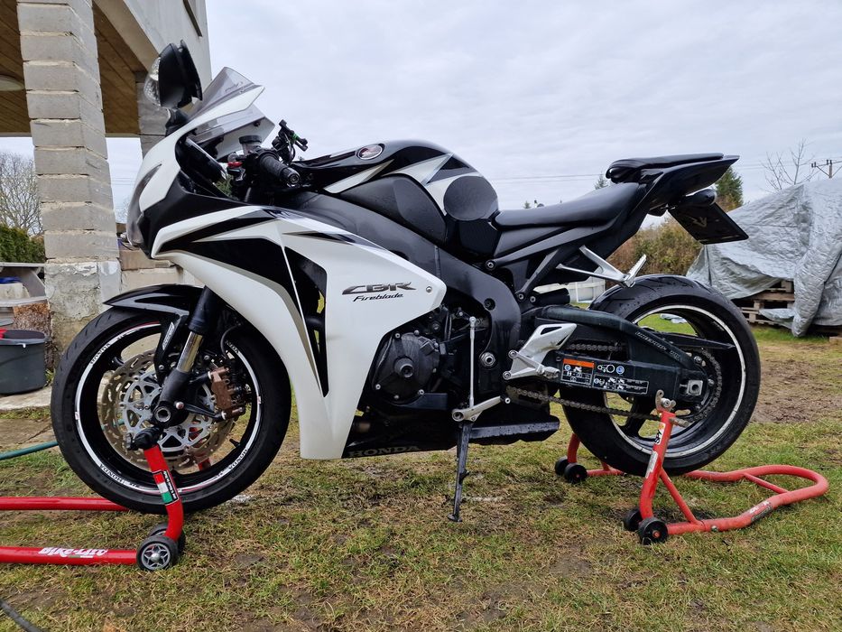 Sprzedam Hondę CBR 1000RR
