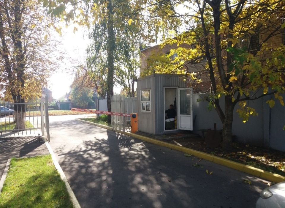 Сдам б/к свой  офис 27м2 в  ОЦ Бостон, В.Дубинина,8,Гагарина,Казакова