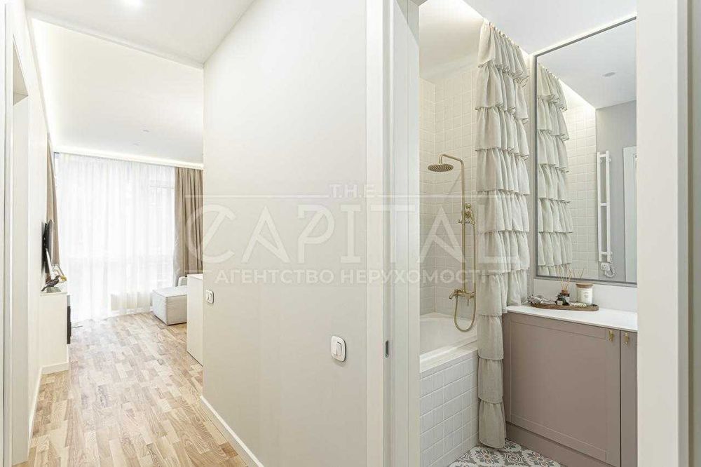 Apartment in Kyiv - More