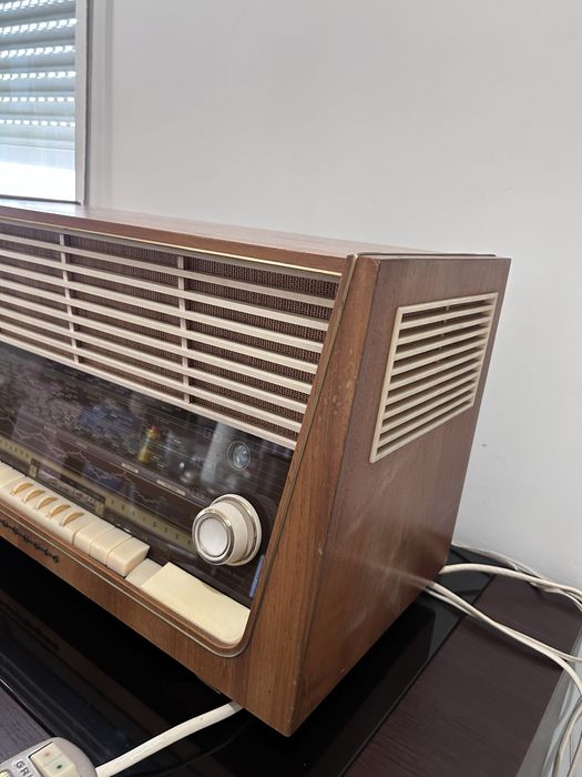 Radio antigo 100% a tocar com FM