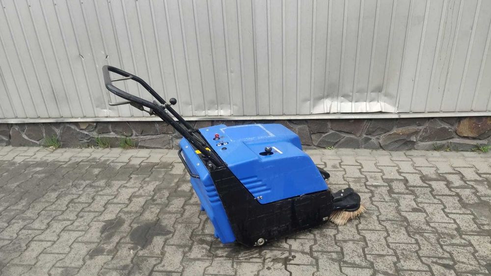 Profesjonalna bateryjna zamiatarka WAP KSE 770 Nilfisk Alto
