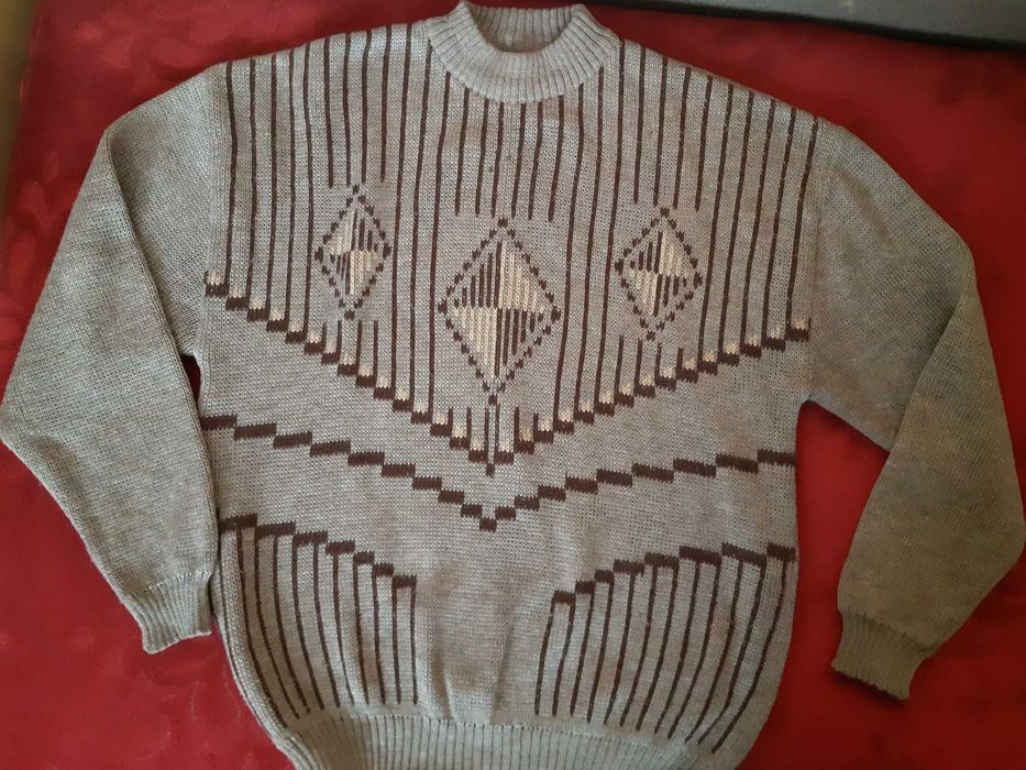 Продам светр чол.