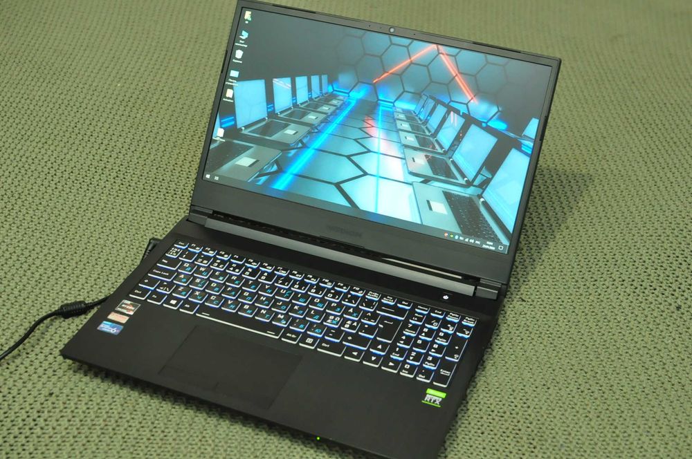 Игровой ноутбук Medion Erazer (Ryzen 5/ 16Gb / RTX 3060-6Gb)