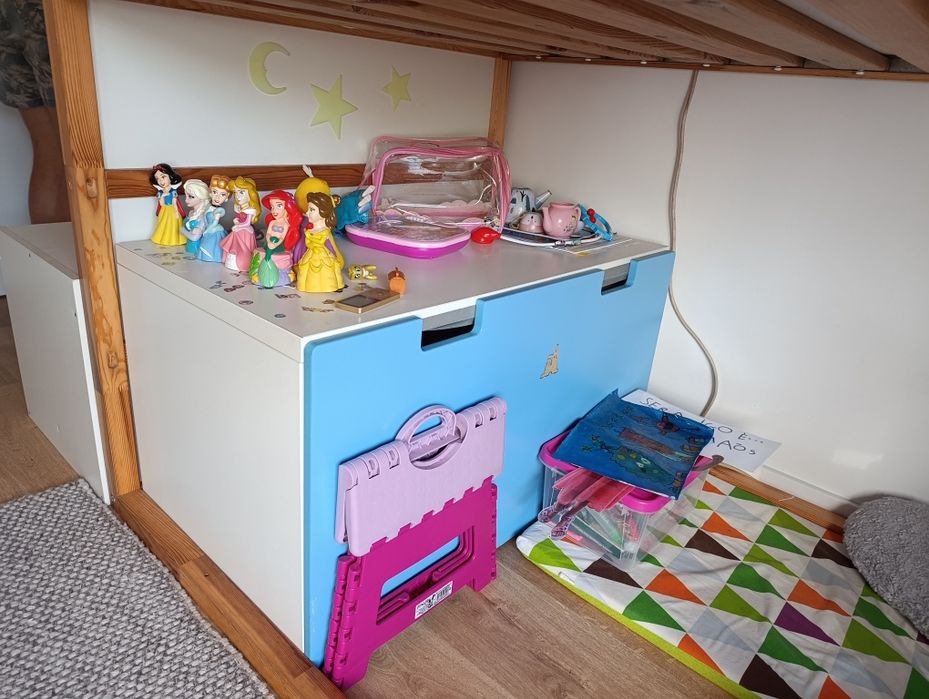 Cama Kura IKEA com colchão + Baú de brinquedos
