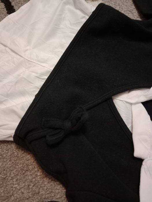 Koszula biała z bawełnianą bluzą na wierzchu