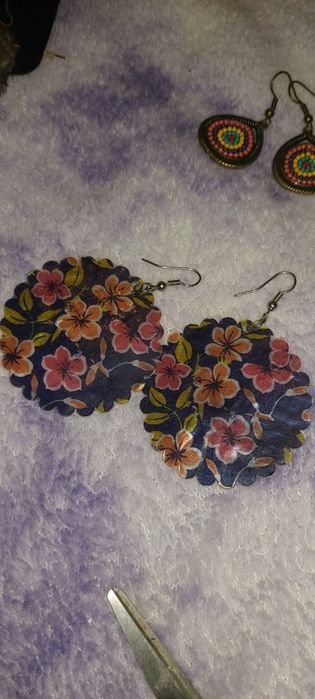 Bijuteria- brincos, ganchos, pulseira de aço