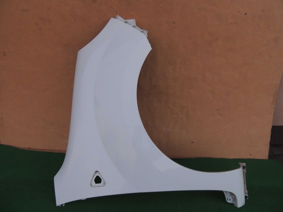 Błotnik przód przedni prawy Renault Kangoo 2 II 08,09,10,11,12 BIAŁY