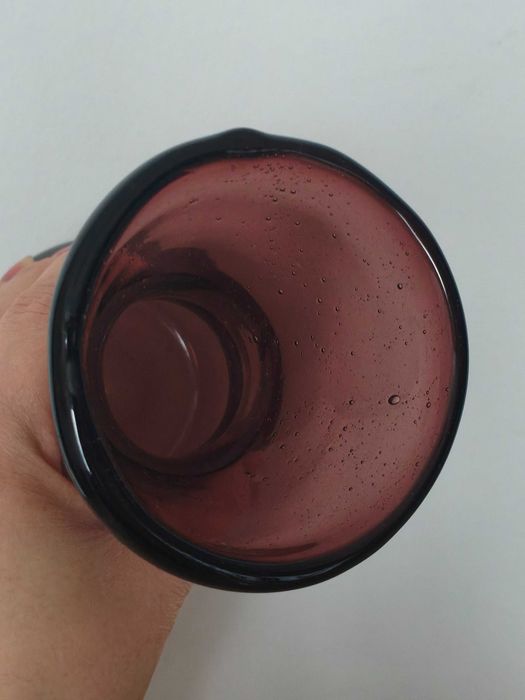 Wazon antico z soczewką Łysa Góra? szkło bakłażan