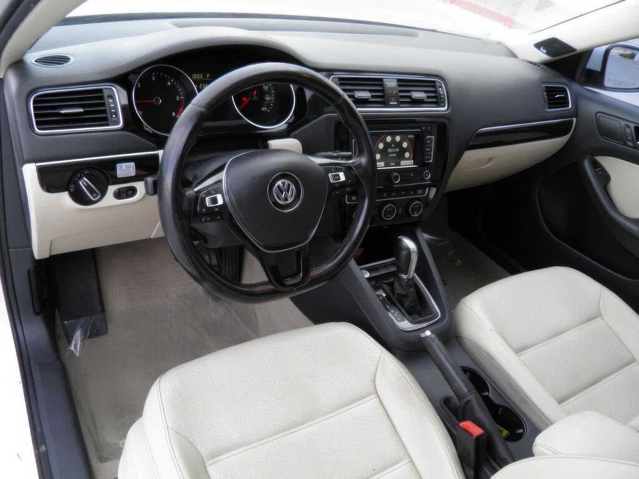 Volkswagen Jetta      2016