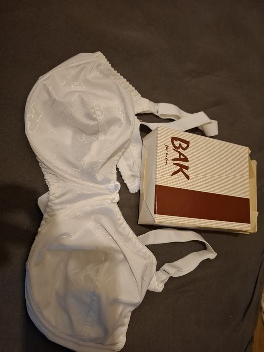 Biustonosz do karmienia 85E