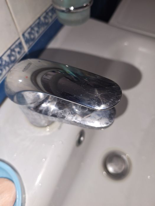 Тумба з умивальником, сііоном та краном Grohe