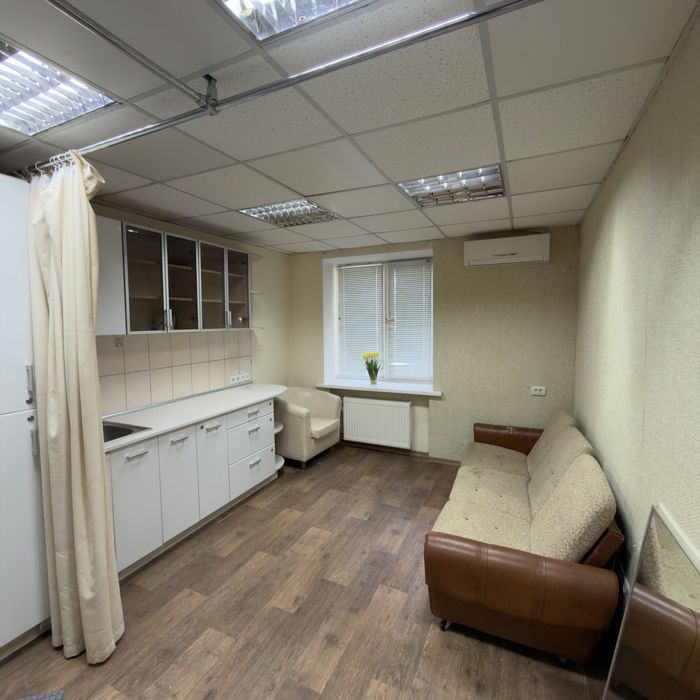 Продаж нежитлового приміщення в центрі міста – 16,6 м²