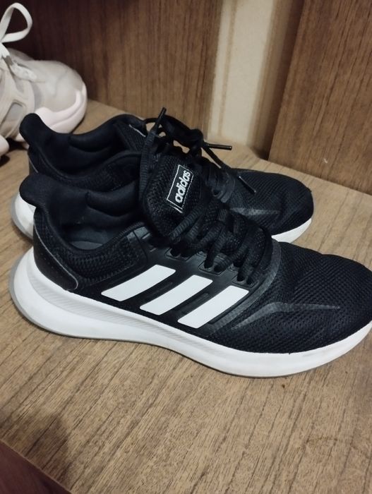 Кросівки орегінал на устіку 24.5