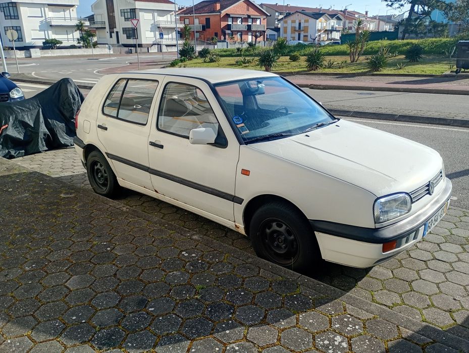 Golf 1.4 8v  - gasolina
