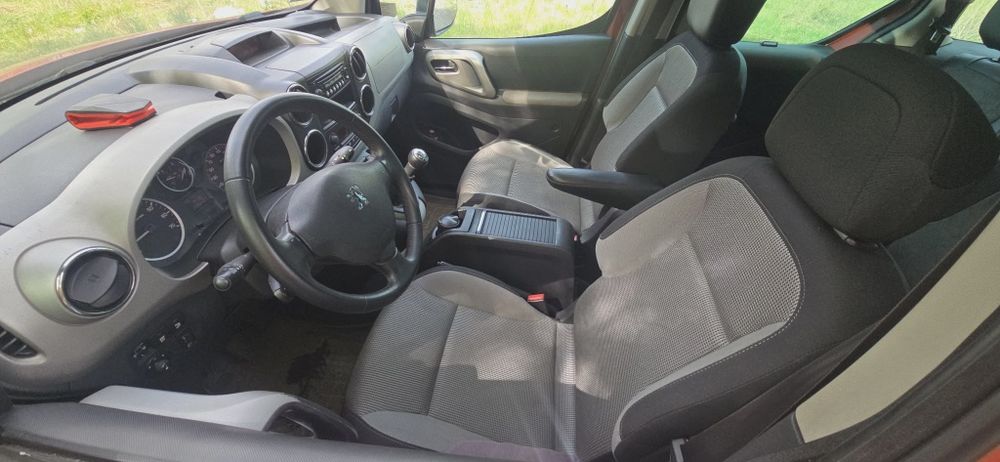 Peugeot Partner  2010r  1.6 benzyna  + Gaz