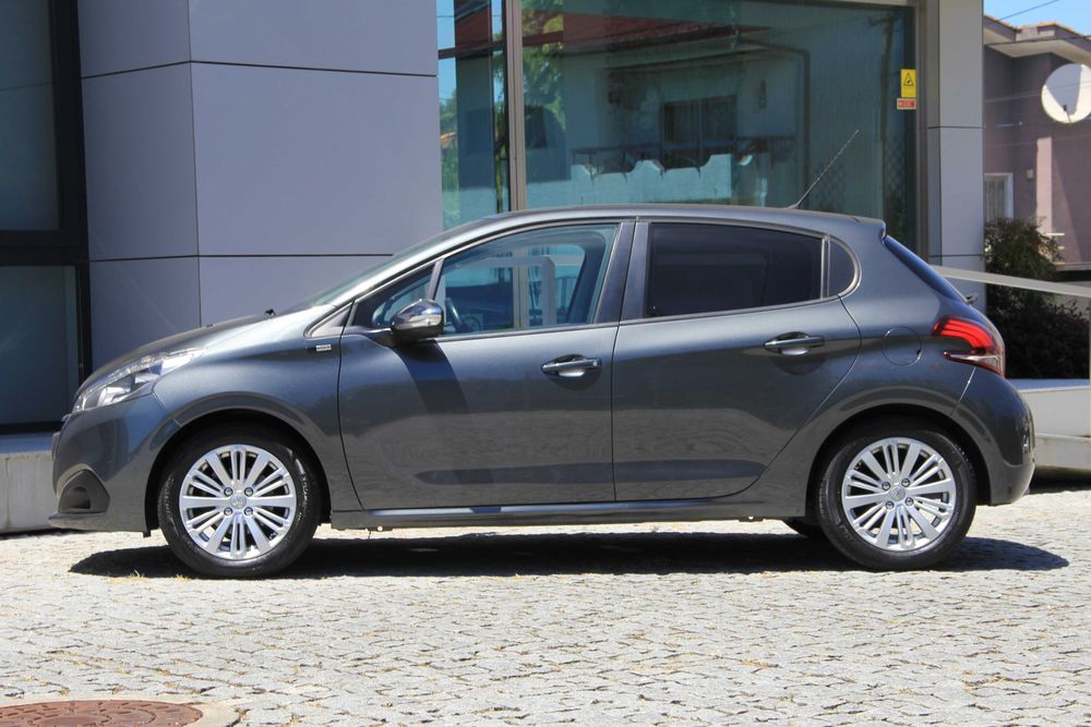 Peugeot 208 1.2 PureTech Style - Desde 92€/mês