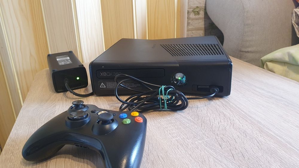 Konsola Xbox360 Slim  CFW Custom Firmware