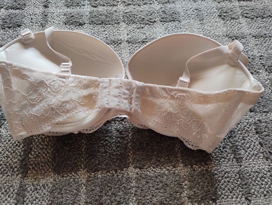 Biustonosz roz. 75 D